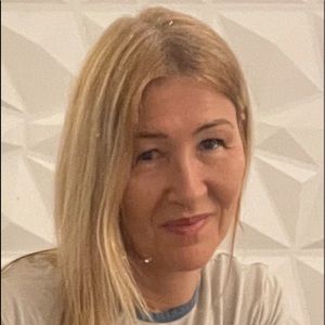 Meet your Posher, Albena